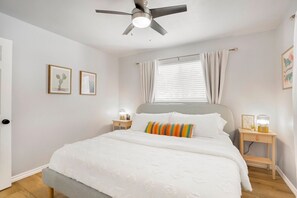 2 bedrooms, desk, iron/ironing board, free WiFi