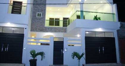 Joli Studio Lumineux Avec Balcon