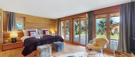 5 chambres, fer et planche à repasser, Wi-Fi, draps fournis