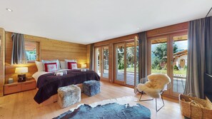 5 chambres, fer et planche à repasser, Wi-Fi, draps fournis