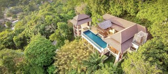 Private sea-view pool villa, 4 bedroom, 2 - 10 people, 5 min from the beach