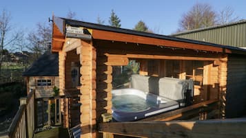 Cottage | Property grounds