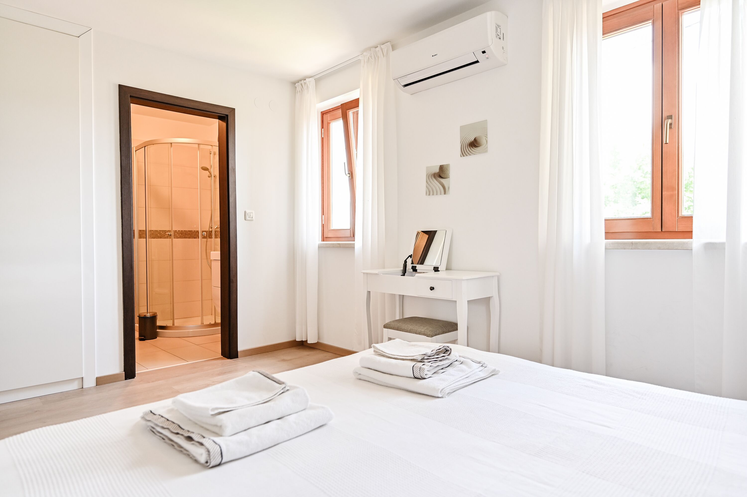 5 Schlafzimmer, Bügeleisen/Bügelbrett, Reisekinderbett, kostenloses WLAN