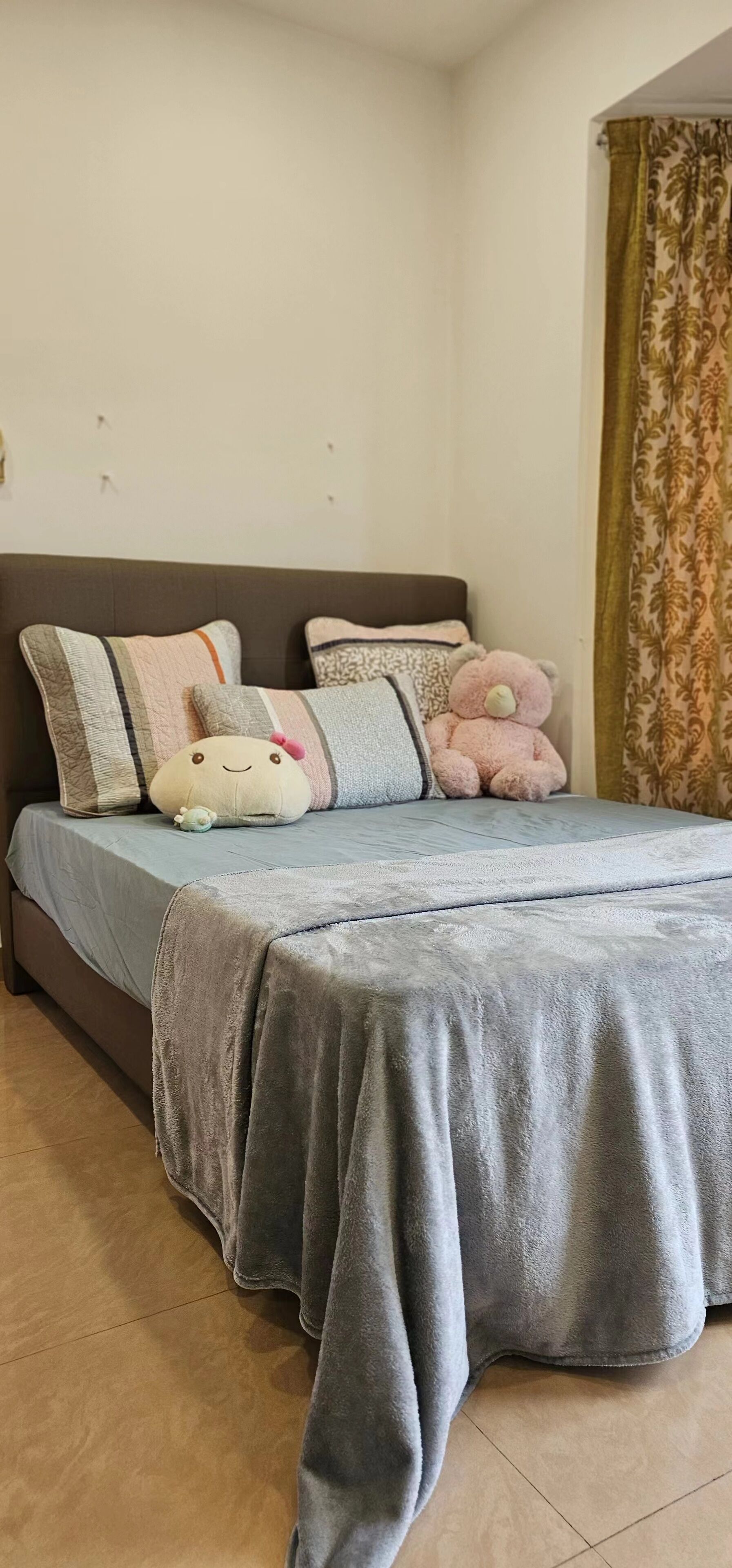 7 chambres, fer et planche à repasser, Wi-Fi, draps fournis