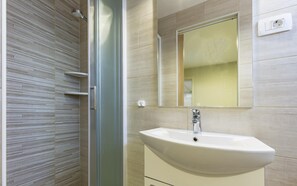 Shower, toilet paper - Mobile Homes with Shared Pool Rocco 2 (Medulin)