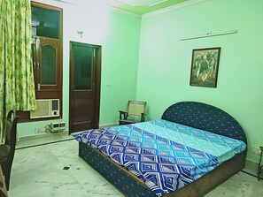 2 chambres, fer et planche Ă repasser, Wi-Fi, draps fournis