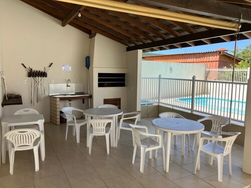 Apartment with two suites, two blocks from the sea and three from the lagoon.
