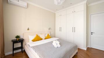 1 habitación, tabla de planchar con plancha, wifi y ropa de cama