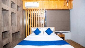 Exclusive Double Room | In-room safe, desk, soundproofing, free WiFi