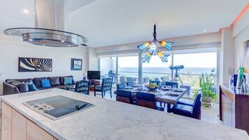Departamento de lujo, balcón, vista al océano | Cocina privada