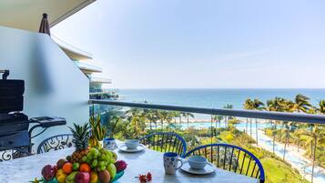 Luxury-Apartment, Balkon, Meerblick | Strand-/Meerblick