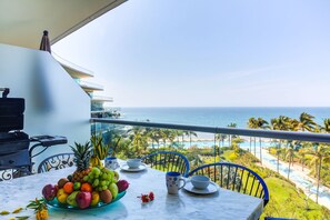 Apartamento superluxo, sacada, vista para o oceano | Vista para praia/oceano