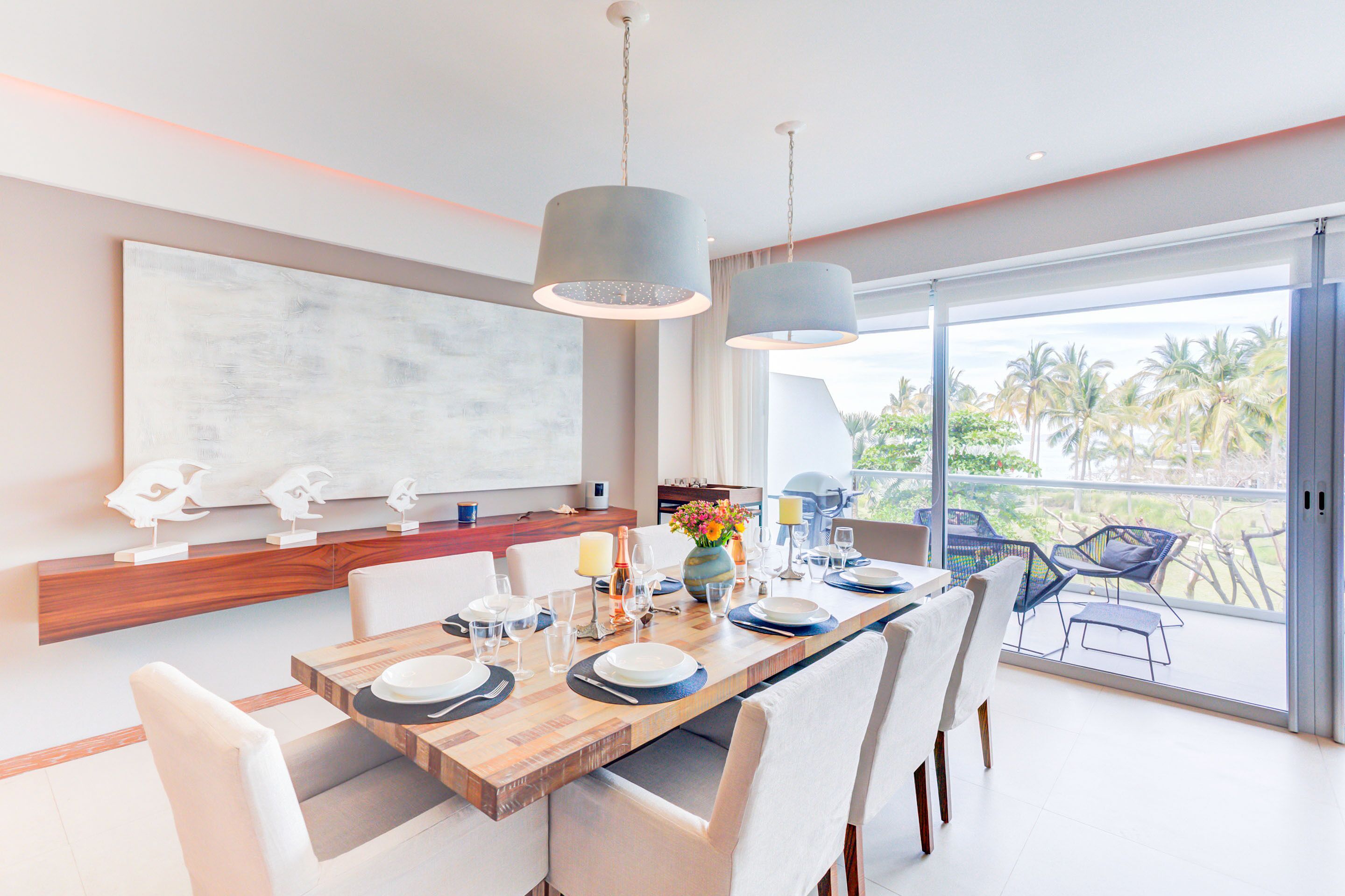 Superior-Apartment, Terrasse, Meerblick | Essbereich im Zimmer