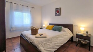 2 bedrooms, WiFi (free) - Lovely home in Almayate (Almayate)