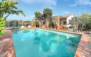 Pool - Lovely home in Almayate (Almayate)