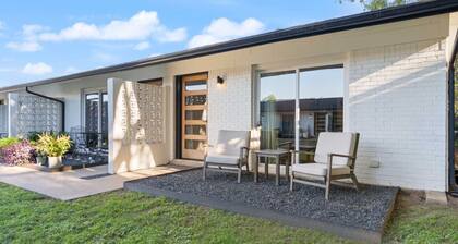 Close to Barton Springs + Zilker | King BR + Patio