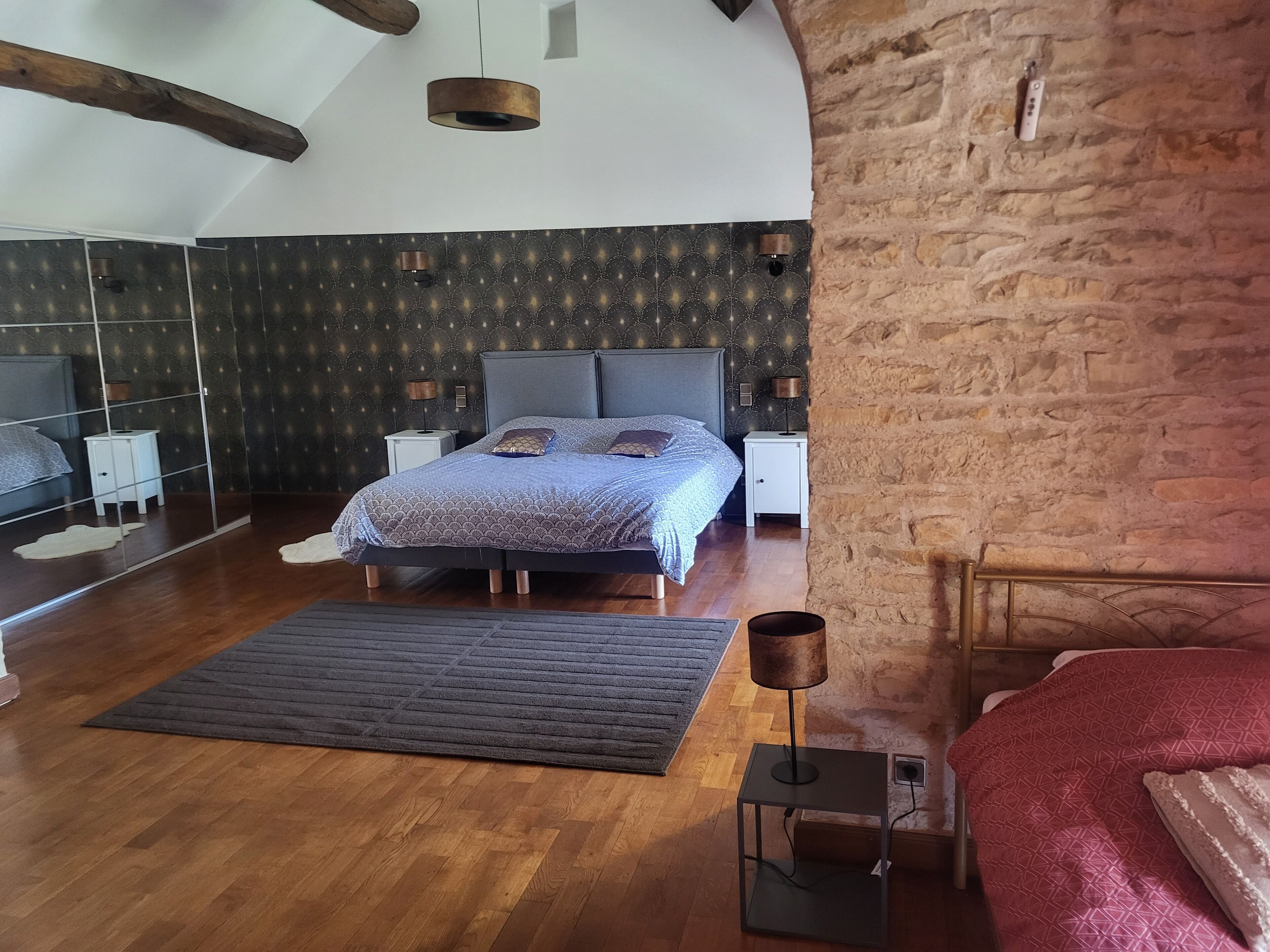 5 chambres, fer et planche à repasser, Wi-Fi gratuit, draps fournis