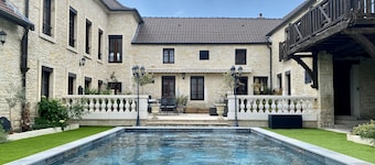 Maison en Pierre Dans un Cadre Idyllique, Piscine + Hammam. 20 Personnes