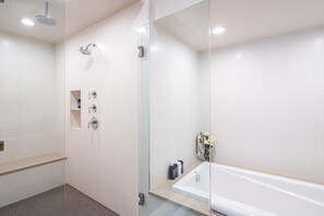Stadtwohnung, 3 Schlafzimmer | Badezimmer | Handtücher