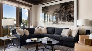 Townhome, 4 Bedrooms | Living area