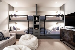 Townhome, 4 Bedrooms