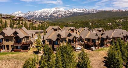 Saddle Ridge V2 3 Bedroom Condo by Moonlight Basin Lodging