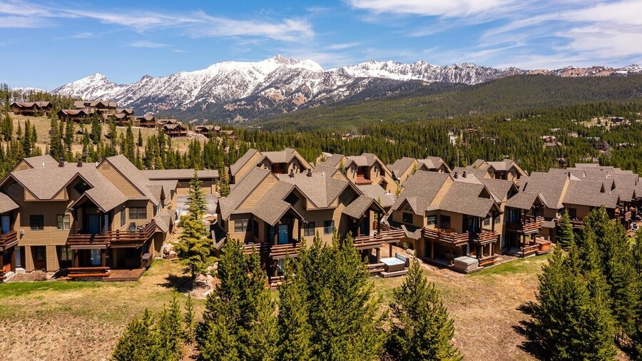 Saddle Ridge V2 3 Bedroom Condo by Moonlight Basin Lodging