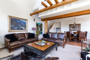 Living area - Saddle Ridge V2 3 Bedroom Condo by Moonlight Basin Lodging (Big Sky)