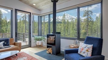 House, 3 Bedrooms | Living area