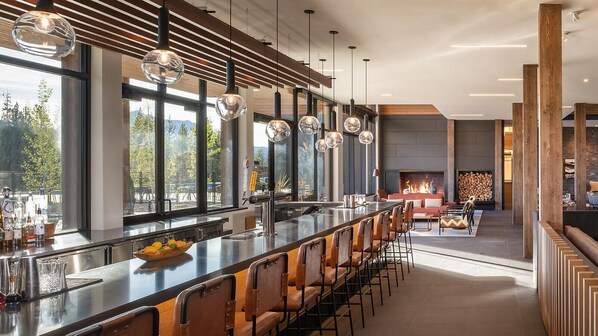 Condo, 2 Bedrooms | Bar (on property)