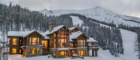 Hus, 6 soverom | Eksteriør