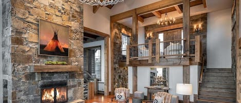 House, 6 Bedrooms | Living area