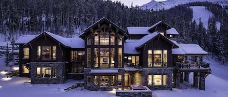 House, 6 Bedrooms | Exterior