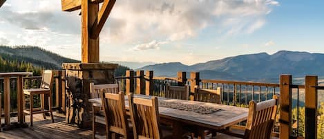 House, 6 Bedrooms | Dining