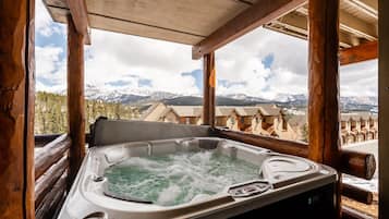Condo, 3 Bedrooms | Outdoor spa tub