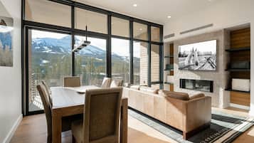 Condo, 2 Bedrooms | Living area