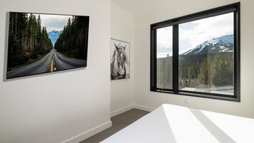 Condo, 2 Bedrooms | 2 bedrooms, free WiFi, bed sheets