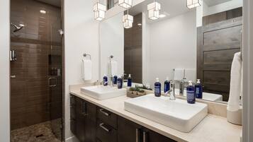 House, 3 Bedrooms | Bathroom | Towels