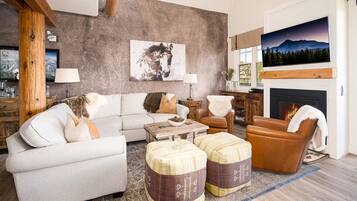 Condo, 3 Bedrooms | Living area