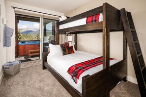 3 bedrooms, free WiFi, bed sheets - Saddle Ridge D3 3 Bedroom Condo by Moonlight Basin Lodging (Big Sky)