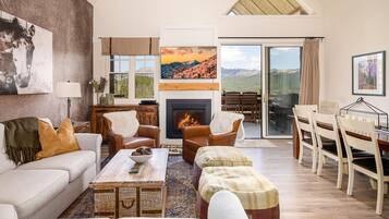 Condo, 3 Bedrooms | Living area