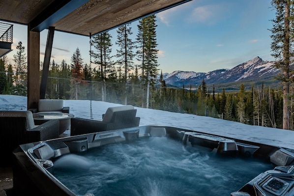 Outdoor spa tub - 7 Speedwell Drive 4 Bedroom Home by Moonlight Basin Lodging (Big Sky)
