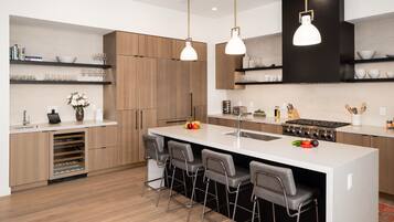 Townhome, 5 Bedrooms | Private kitchen | Coffee/tea maker