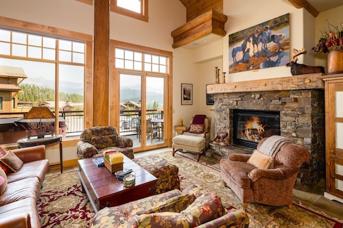 Penthouse 4 3 Bedroom Lodge by Moonlight Basin Lodging