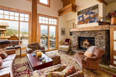 펜트하우스 4 3 베드룸 로지, 문라이트 베이슨 로징