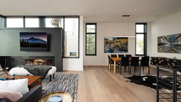 Townhome, 5 Bedrooms | Interior