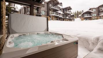 Nhà liên kế, 4 phòng ngủ | Bồn tắm spa riêng