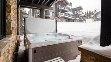 Townhome, 4 Bedrooms | Private spa tub