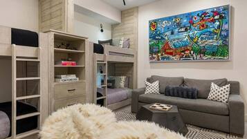 Casa de ciudad, 4 habitaciones | 4 habitaciones, wifi gratis y ropa de cama