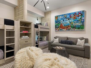 4 bedrooms, free WiFi, bed sheets - #9 Wildwood 4 Bedroom Townhouse by Moonlight Basin Lodging (Big Sky)